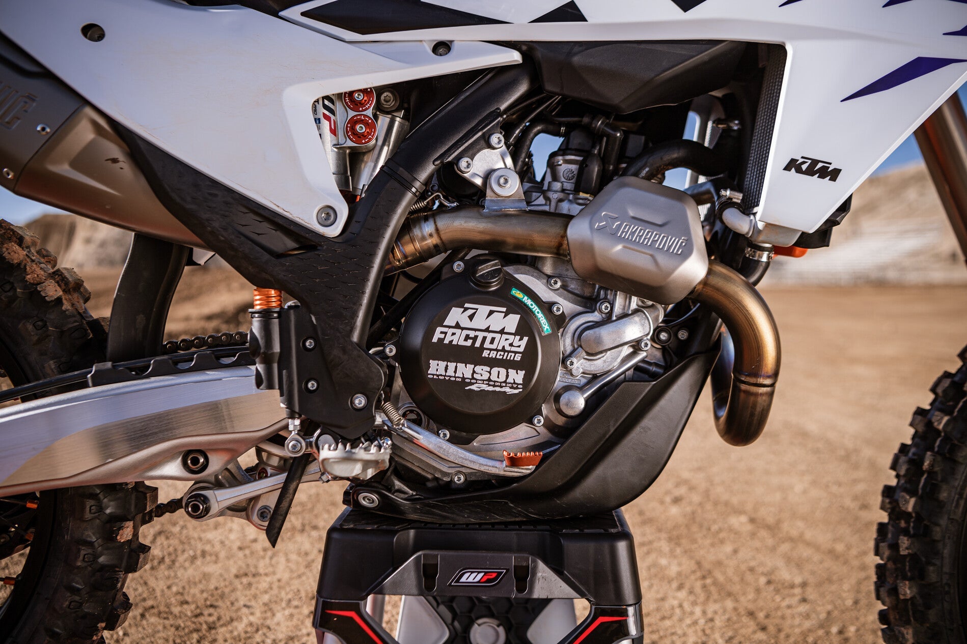 WP XACT PRO 8950 SuperTrax Shock (2024)